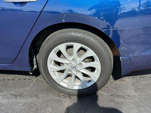 Deep Blue Pearl 2019 Nissan Sentra SV