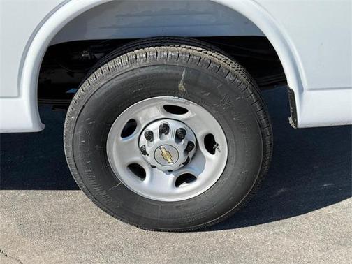 2025 Chevrolet Express 2500 RWD 2500 Regular Wheelbase WT