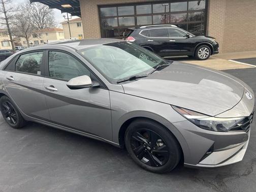 2022 Hyundai ELANTRA HEV Blue