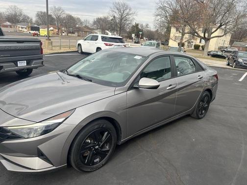 2022 Hyundai ELANTRA HEV Blue