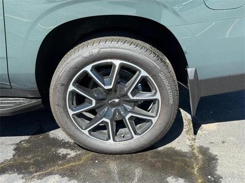 2025 Chevrolet Suburban RST