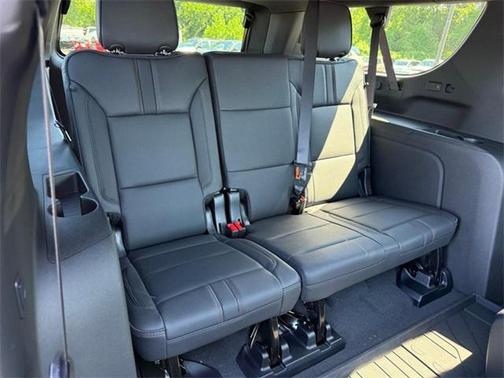 2025 Chevrolet Suburban RST