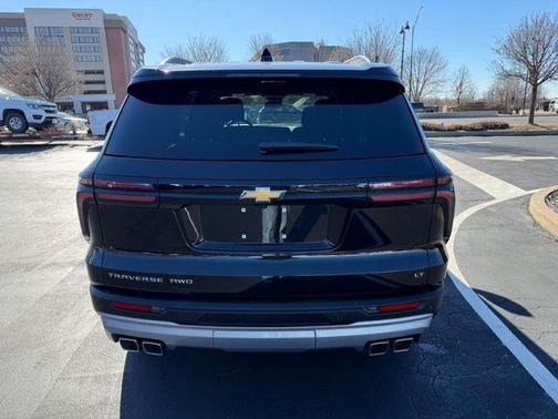 2024 Chevrolet Traverse LT