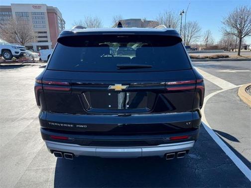 2024 Chevrolet Traverse LT