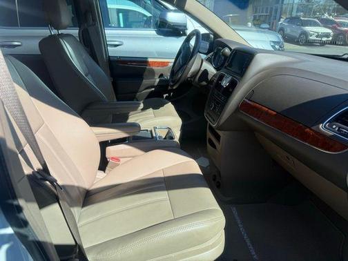 2015 Chrysler Town & Country Touring