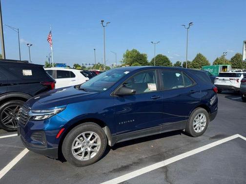 Blue Glow Metallic 2022 Chevrolet Equinox LS
