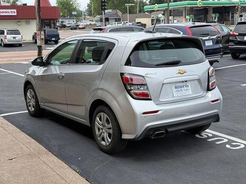 Silver Ice Metallic 2020 Chevrolet Sonic FWD Hatchback 1FL 5-Door