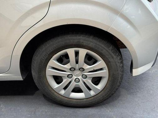 Silver Ice Metallic 2020 Chevrolet Sonic FWD Hatchback 1FL 5-Door