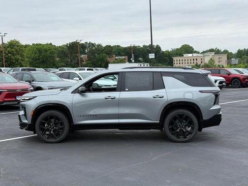 Sterling Gray Metallic 2026 Chevrolet Traverse RS