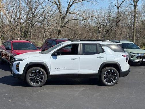 Polar White Tricoat 2026 Chevrolet Equinox FWD RS