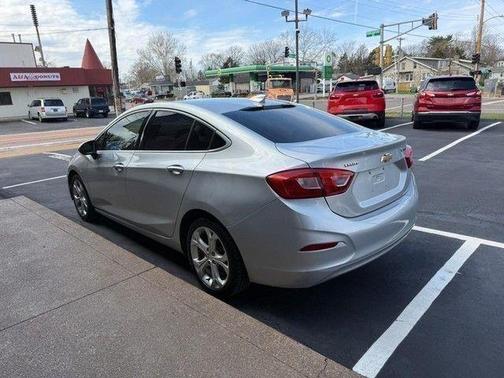 Silver Ice Metallic 2018 Chevrolet Cruze Premier
