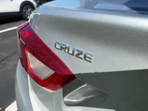 Silver Ice Metallic 2018 Chevrolet Cruze Premier