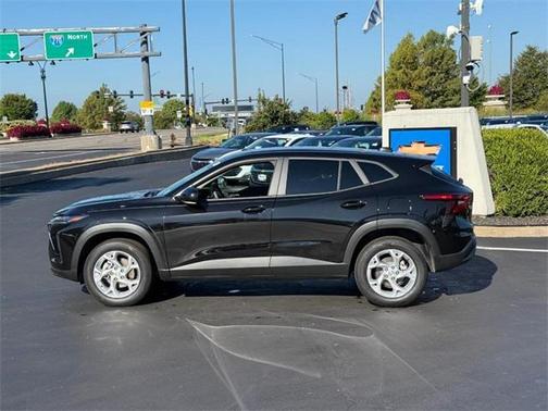2025 Chevrolet Trax LS