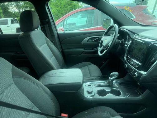 Summit White 2023 Chevrolet Traverse LT Cloth