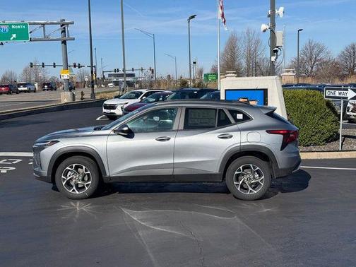 2025 Chevrolet Trax LT