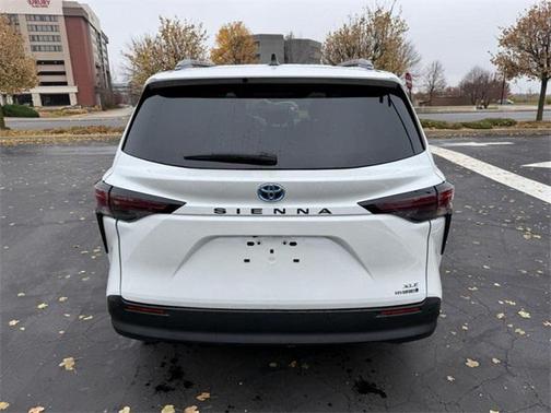 2023 Toyota Sienna XLE