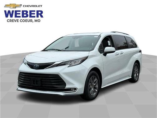 2023 Toyota Sienna XLE