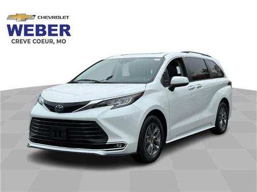 2023 Toyota Sienna XLE