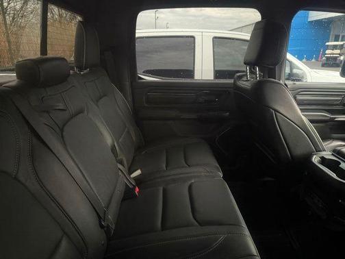 Diamond Black Crystal Pearlcoat 2023 RAM 1500 Limited