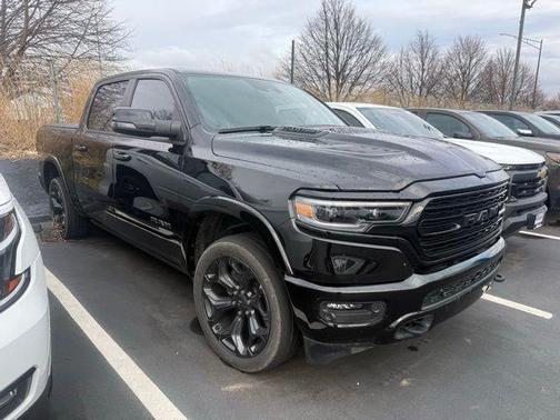 Diamond Black Crystal Pearlcoat 2023 RAM 1500 Limited