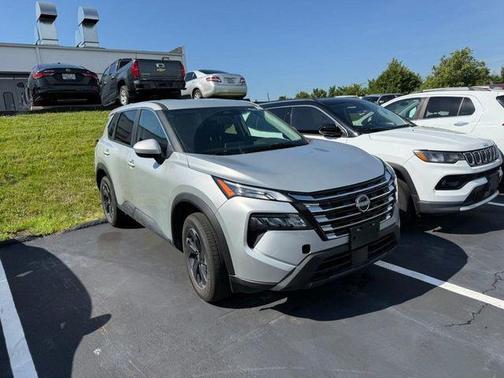 Brilliant Silver Metallic 2025 Nissan Rogue SV