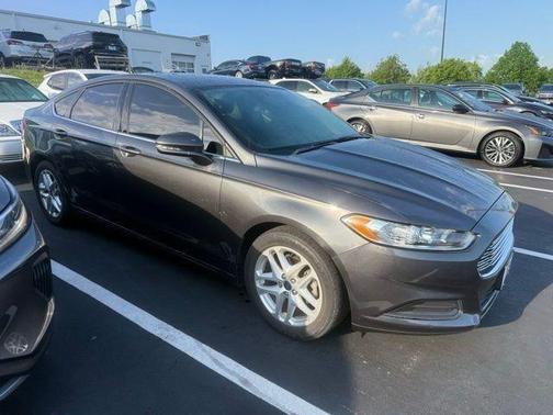 Magnetic 2016 Ford Fusion SE