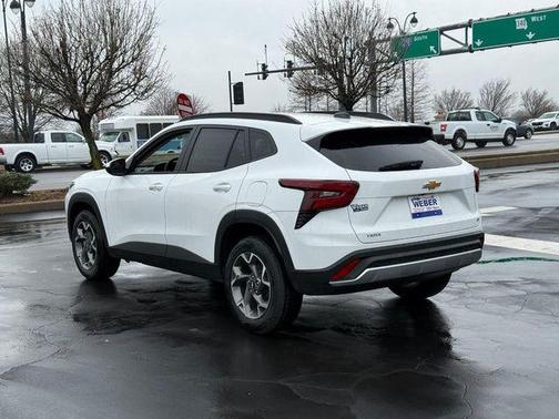 2025 Chevrolet Trax LT