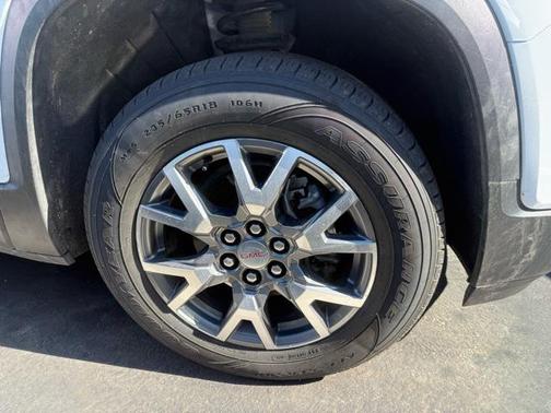 2023 GMC Acadia AWD SLT