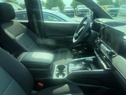 Summit White 2025 Chevrolet Colorado WT
