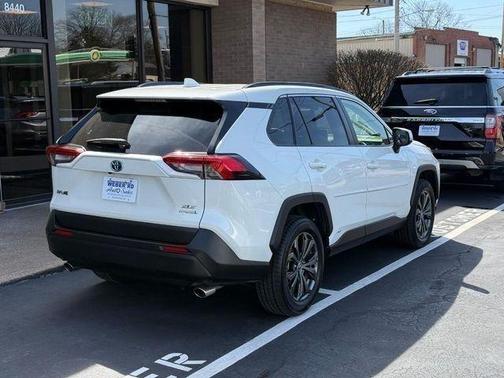 2022 Toyota RAV4 Hybrid XLE Premium