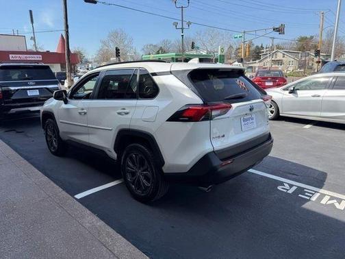 2022 Toyota RAV4 Hybrid XLE Premium