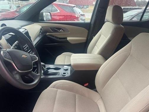 2022 Chevrolet Traverse LS