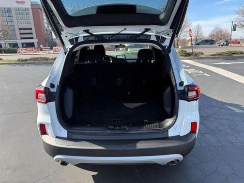 Oxford White 2023 Ford Escape Active