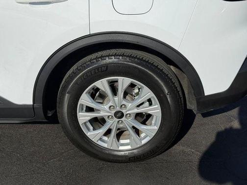 Oxford White 2023 Ford Escape Active