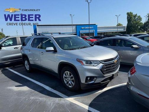 Silver Ice Metallic 2018 Chevrolet Traverse LT Cloth