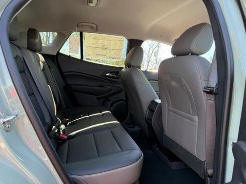 Cacti Green 2026 Chevrolet Trax FWD ACTIV