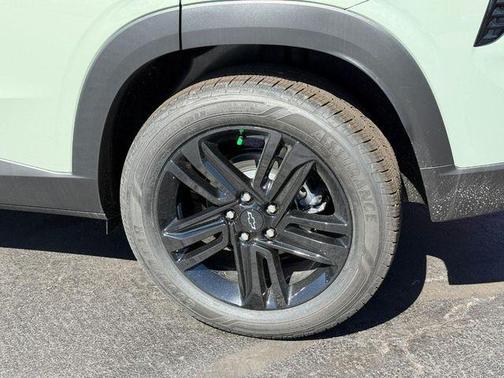 Cacti Green 2026 Chevrolet Trax FWD ACTIV