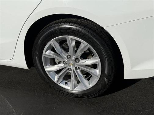 2022 Chevrolet Malibu FWD LT