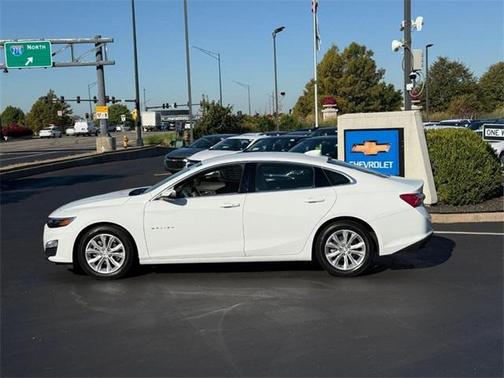 2022 Chevrolet Malibu FWD LT