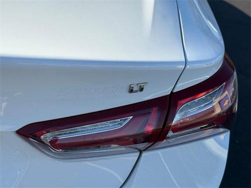 2022 Chevrolet Malibu FWD LT