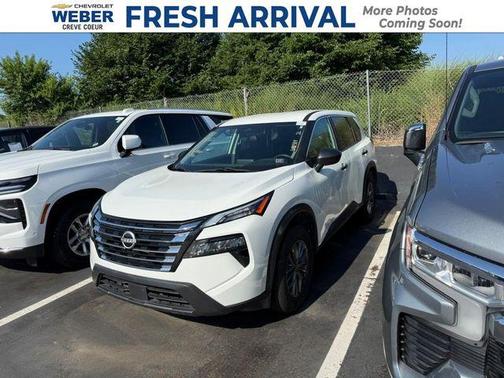 Glacier White 2024 Nissan Rogue S