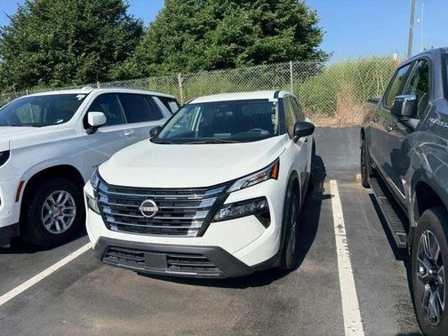 Glacier White 2024 Nissan Rogue S