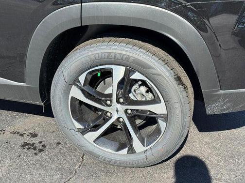 Mosaic Black Metallic 2026 Chevrolet Trax FWD 1RS