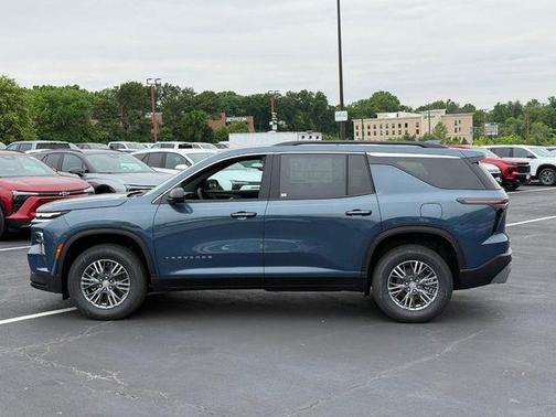 Lakeshore Blue Metallic 2026 Chevrolet Traverse LT