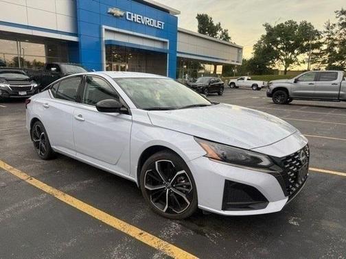 2023 Nissan Altima SR FWD
