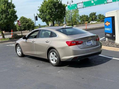 Mineral Gray Metallic 2023 Chevrolet Malibu FWD 1LT