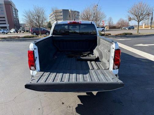 2024 Chevrolet Colorado WT