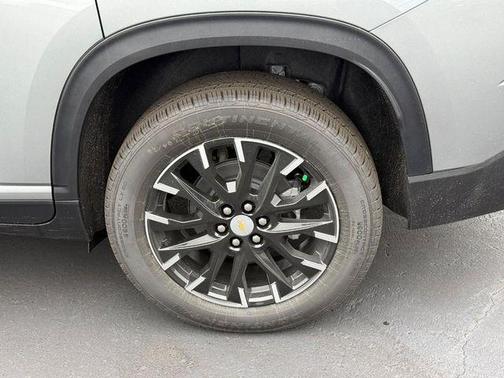 Sterling Gray Metallic 2026 Chevrolet Traverse LT