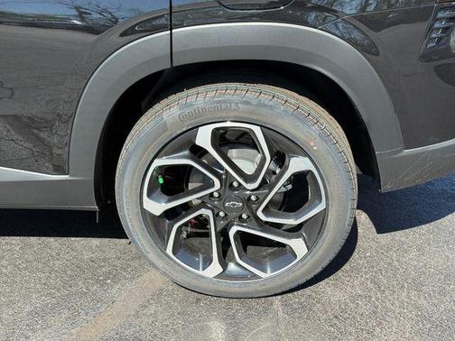 Mosaic Black Metallic 2026 Chevrolet Trax FWD 2RS