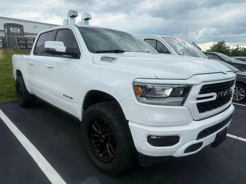 Bright White Clearcoat 2023 RAM 1500 Big Horn/Lone Star